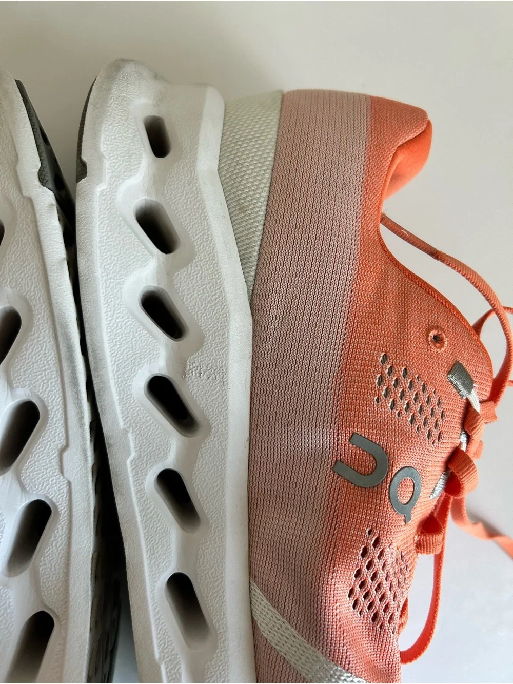 On Cloud Men’s Running Shoes Size 12.5 Coral Peach Sneakers